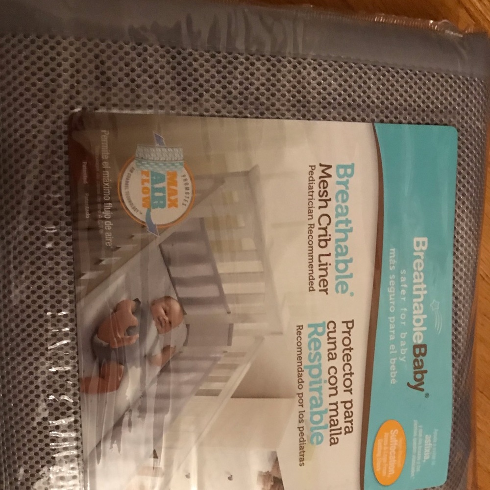 Breathable mesh for crib